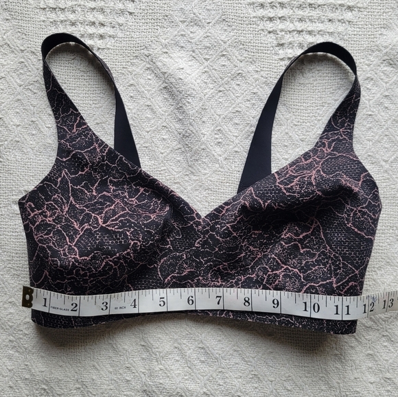 Lululemon Like Nothing Cupped Light Support Back Clasped Bra- Rose Black - Picture 5 of 7